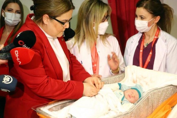 Yılın İlk Bebeği Kim Oldu? 2022 Yılının İlk Bebekleri 